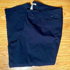 Woman’s sz 22 slight stretch pants front pockets,leg opening 9” inseam 27”